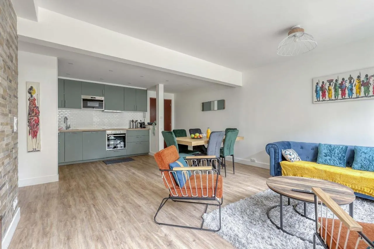 Branded New 4 Bdrs Flat - Huge Terrace - Prime Loc Lejlighed Paris 0*,