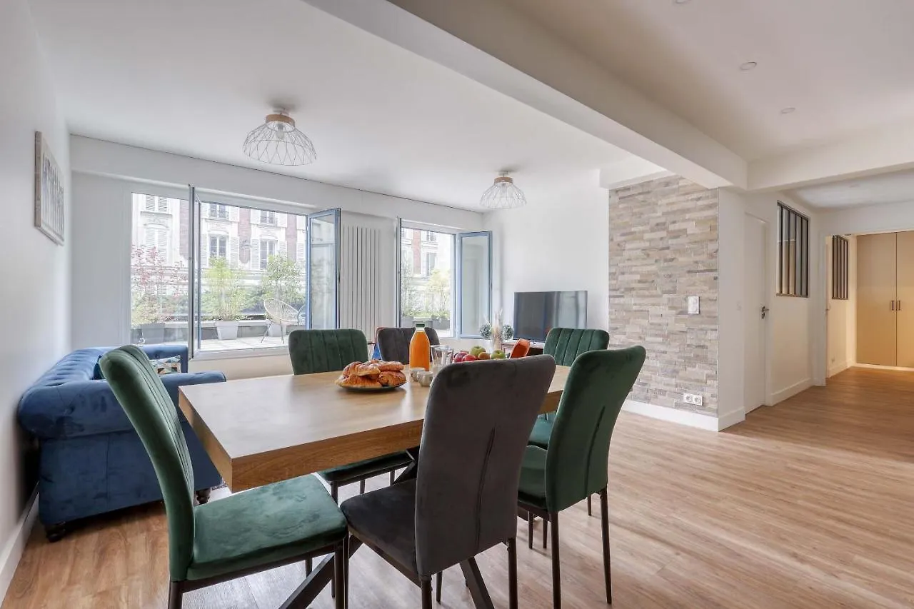 Branded New 4 Bdrs Flat - Huge Terrace - Prime Loc Apartment Paris
