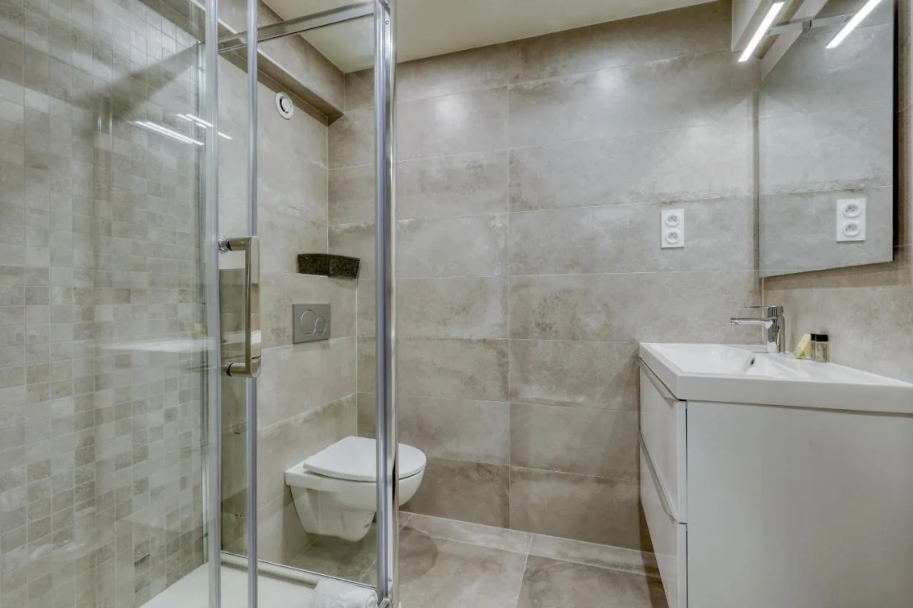 Branded New 4 Bdrs Flat - Huge Terrace - Prime Loc Apartment Paris