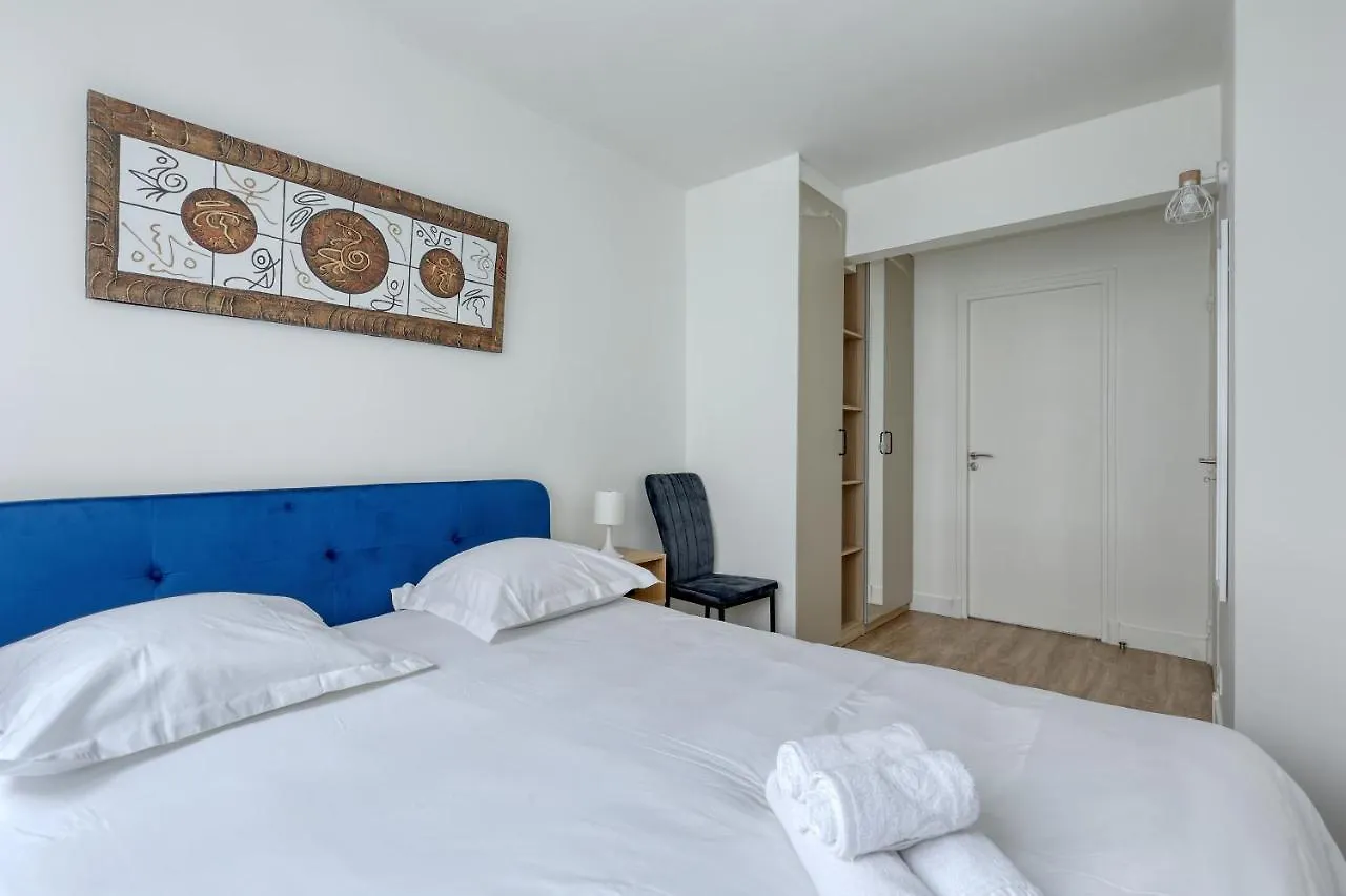 Branded New 4 Bdrs Flat - Huge Terrace - Prime Loc Apartment Paris